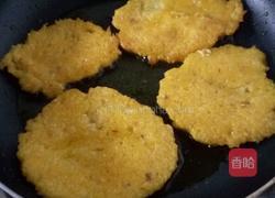 香酥玉米饼的做法图解3