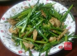 韭菜花炒肉的做法图解4