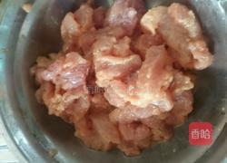 韭菜花炒肉的做法图解3