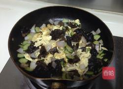 木耳炒蛋的做法图解9
