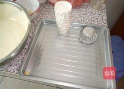 纸杯蛋糕(烤箱)的做法图解8