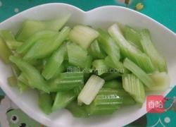 西芹炒洋葱的做法图解6