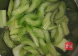 西芹炒洋葱的做法图解5