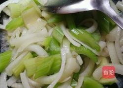 西芹炒洋葱的做法图解7