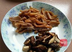 芹菜香菇炒萝卜干的做法图解5