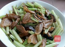 芹菜香菇炒萝卜干的做法图解9