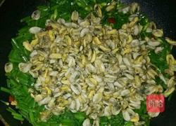 薄壳米炒韭菜梗的做法图解4