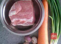 瘦肉虾仁西红柿拌面酱的做法图解1