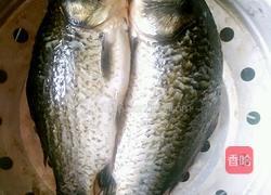 黄豆烧鱼的做法图解1