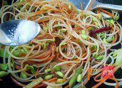 黄豆芽炒粉条的做法图解10