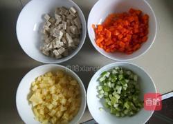 菜丁煲饭的做法图解2