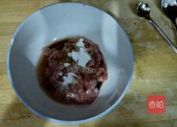 芹菜木耳肉丝的做法图解2