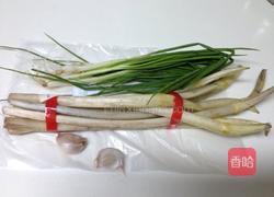 葱香藕尖的做法图解1