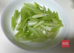 西芹百合的做法图解3