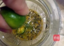 金桔百香果冰茶的做法图解3