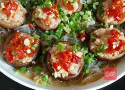 Illustration of how to steam vermicelli with chopped pepper and mushroom box 8