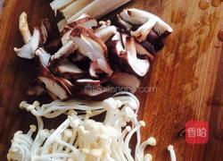 杂菇烧大肠的做法图解1