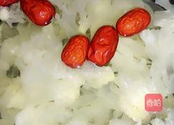 桂圆红枣银耳汤的做法图解1