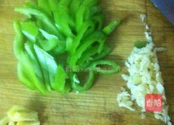 椒盐鱿鱼须的做法图解1