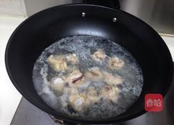 香菇土豆炖鸡腿的做法图解3