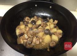 香菇土豆炖鸡腿的做法图解9