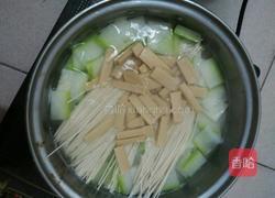 节瓜鸡蛋鸡肉肠汤面的做法图解4