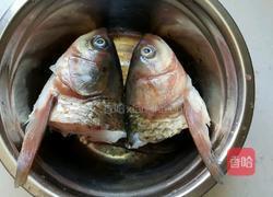 鱼头炖豆腐（幼儿食谱）的做法图解1