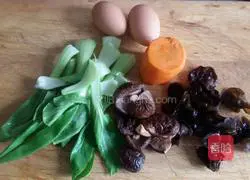 Illustration of how to make hot noodles and plain pot sticker dumplings 1