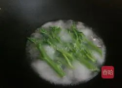 Illustration of how to make golden mushroom and fat beef rolls 6