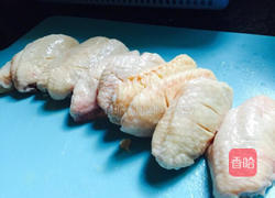 大盘黄焖鸡翅的做法图解1