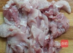 韭菜花炒猪肉的做法图解2