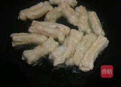 炸油条的做法图解4