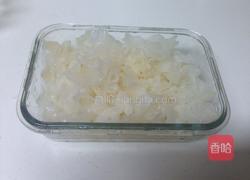 银耳莲子羹的做法图解3