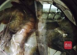 菌菇鲜虾大酱汤的做法图解2