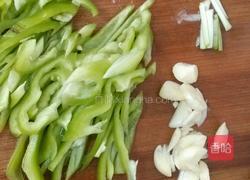 瘦肉炒香菇的做法图解2