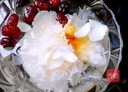 银耳百合莲子羮的做法图解1