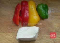 彩椒蚝油豆腐的做法图解1