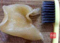 杏汁花胶牛奶丰胸汤的做法图解3