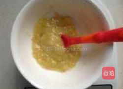 香蕉蛋奶羹的做法图解1