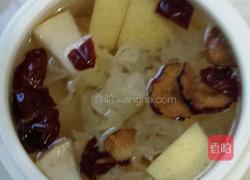 银耳雪梨红枣汤的做法图解4