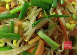 胡萝卜炒黄豆芽的做法图解9