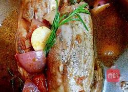 红酒烩羊腱子配蒜香土豆泥及时蔬的做法图解2