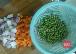 黑椒时蔬牛肉丁的做法图解2