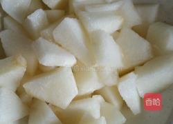 百合银耳雪梨汤的做法图解2