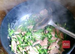 猪肝炒韭菜的做法图解2