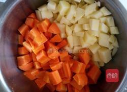 时蔬炖鸭腿的做法图解3