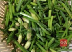 韭菜花肉丝的做法图解1