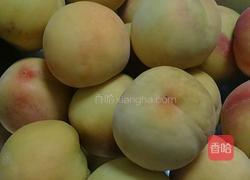 黄桃罐头的做法图解1