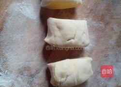 猪肉芹菜香菇包子的做法图解5