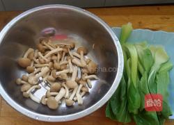 蚝油蟹味菇的做法图解1